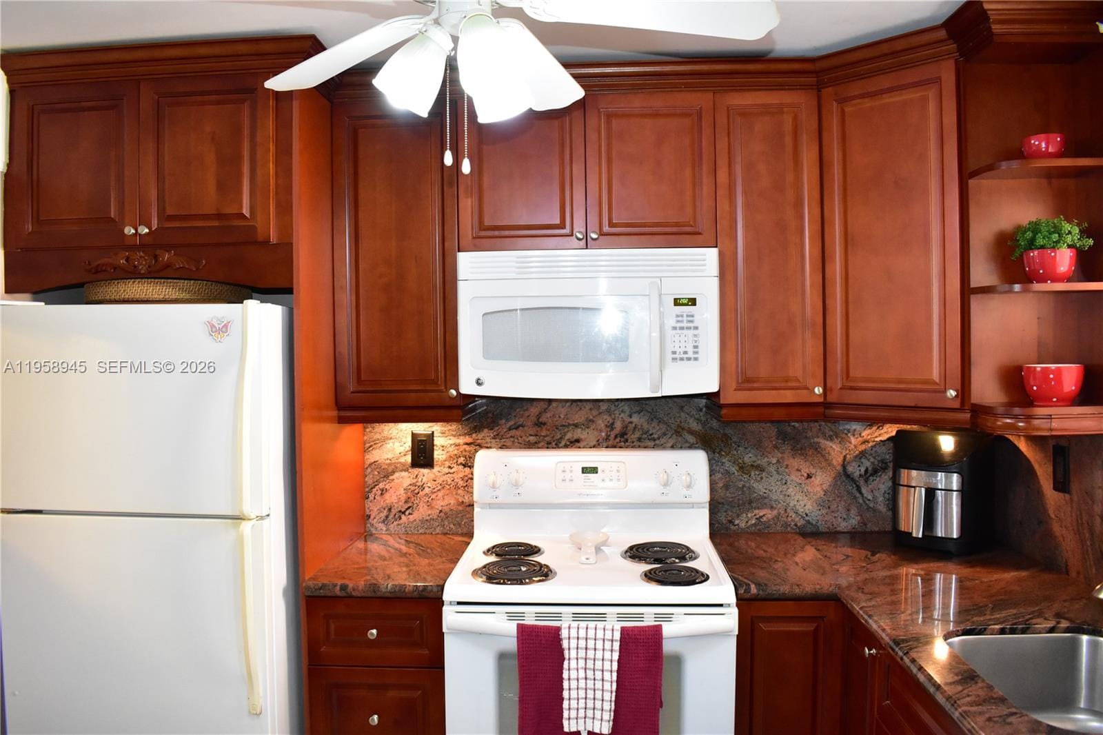 9801 Sunrise Lakes Boulevard 301 — photo 12