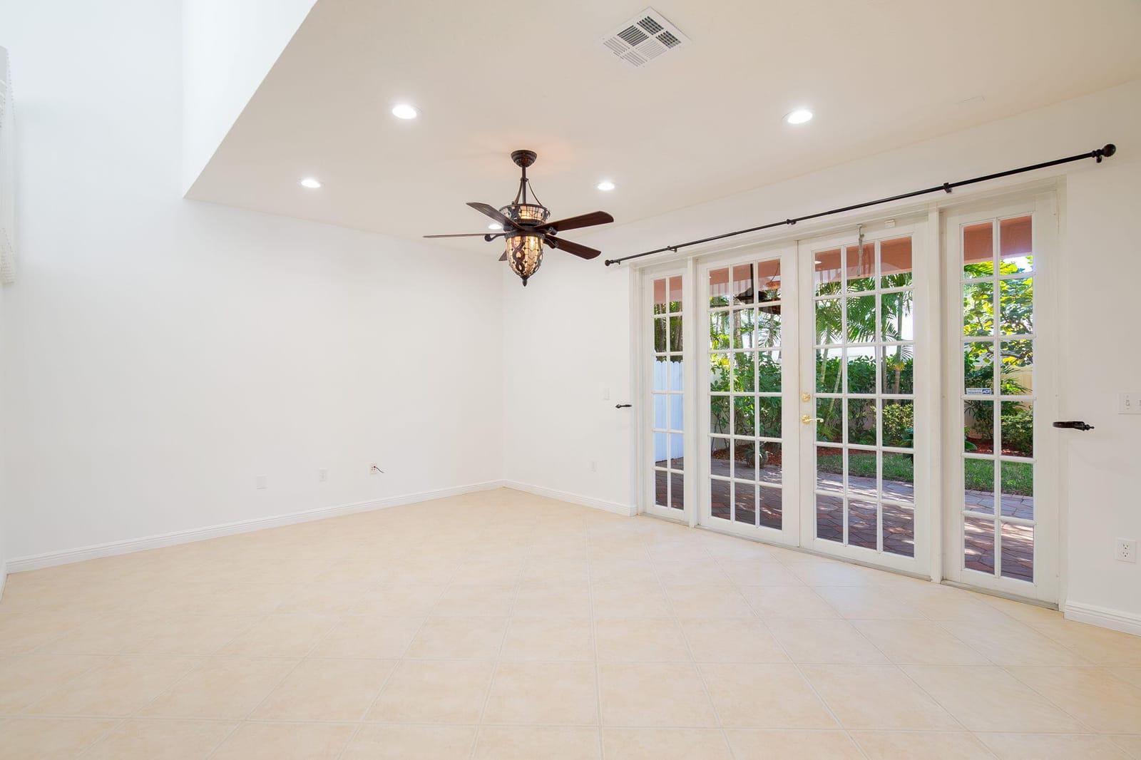 1321 Isleworth Court — photo 12