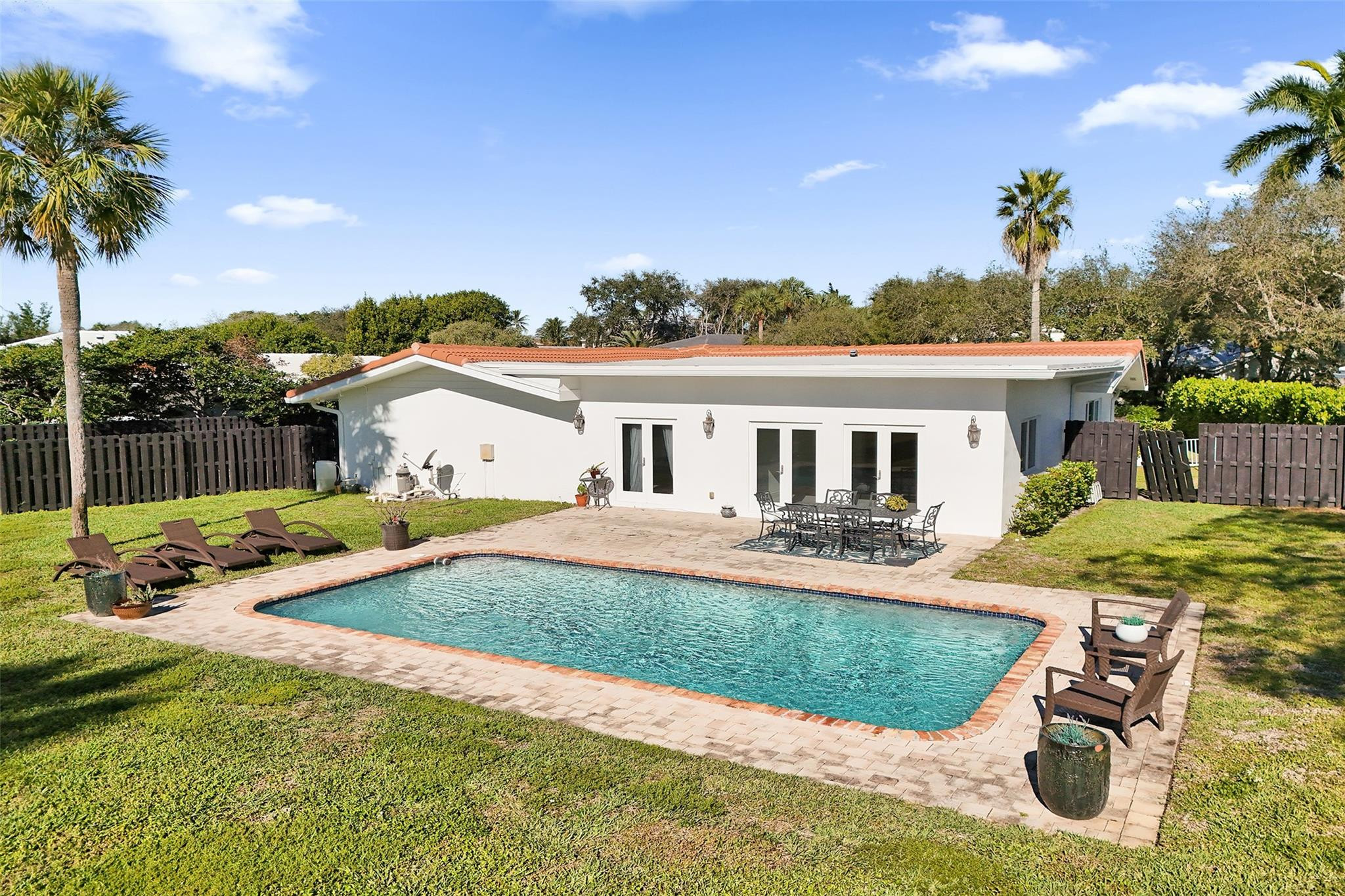 26 Cayuga Road, Sea Ranch Lakes, FL 33308, Sea Ranch Lakes