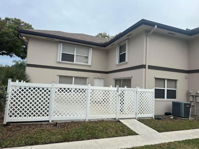 50 Essex Court D, sold in Stamford At Royal Palm Beach, Royal Palm Beach, FL