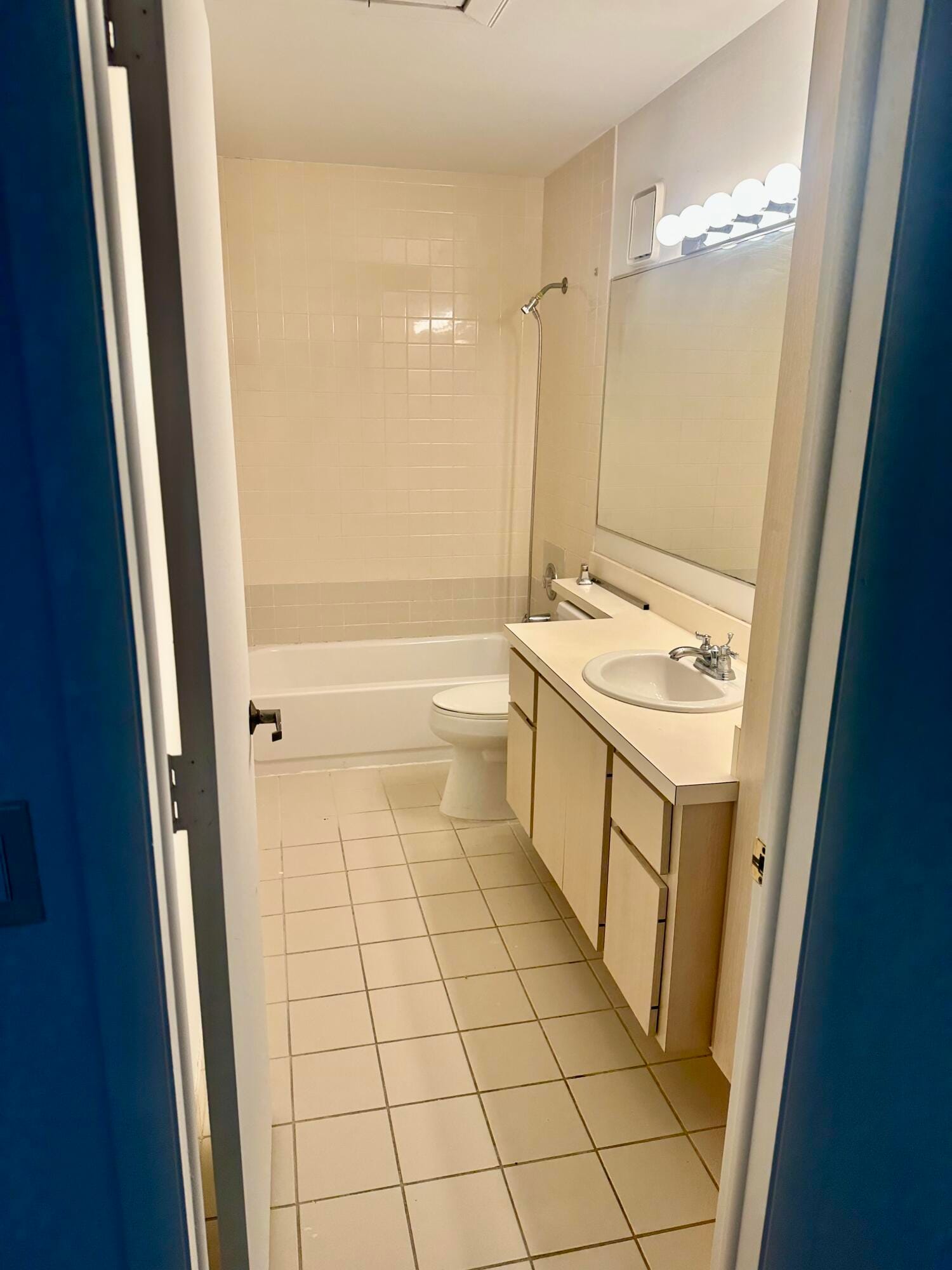 50 Essex Court D, Royal Palm Beach, FL 33411 photo 8