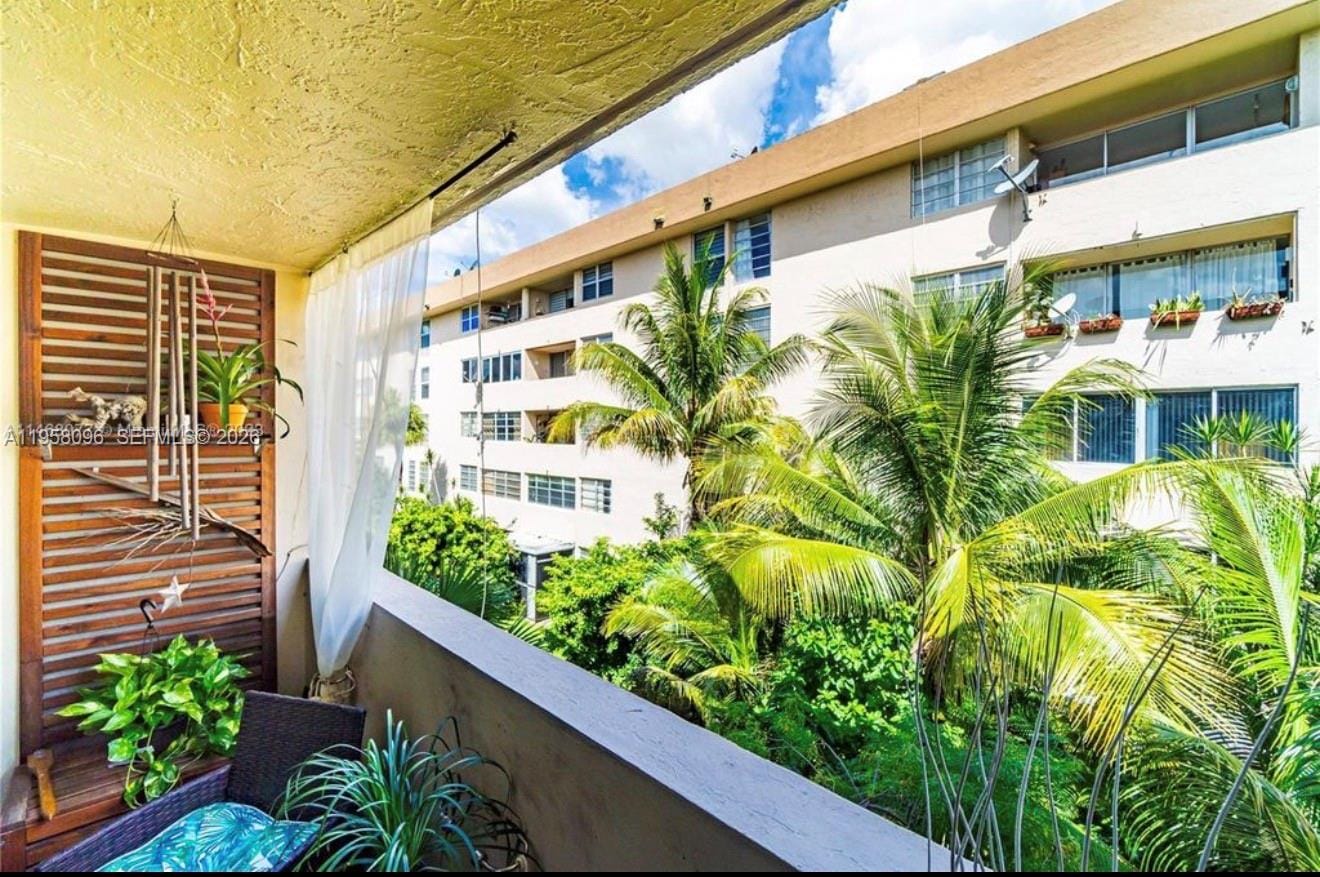 830 NW 87t Avenue 303, Miami, FL 33172 photo 15