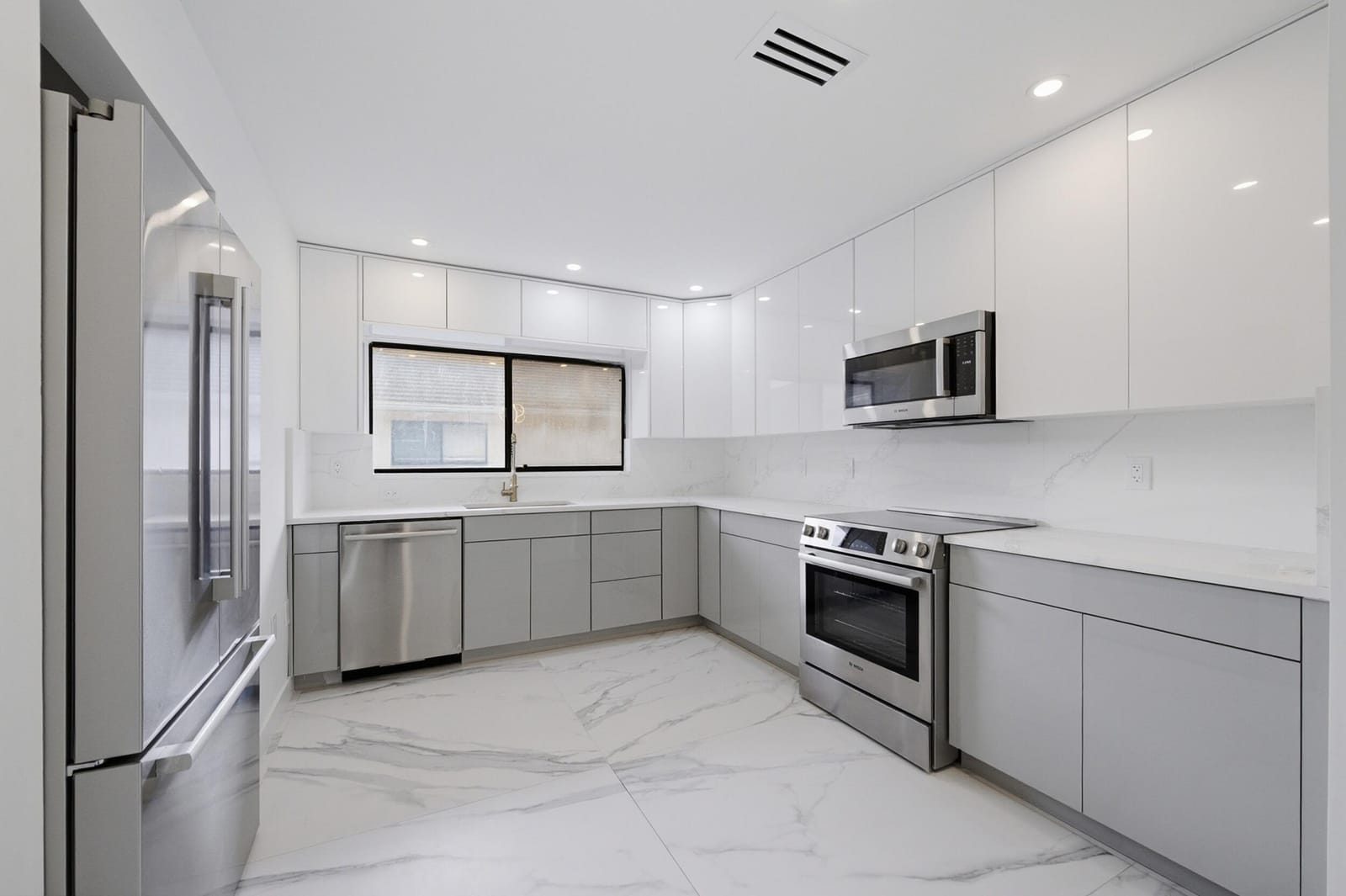 15378 Lakes Of Delray Boulevard 33, Delray Beach, FL 33484