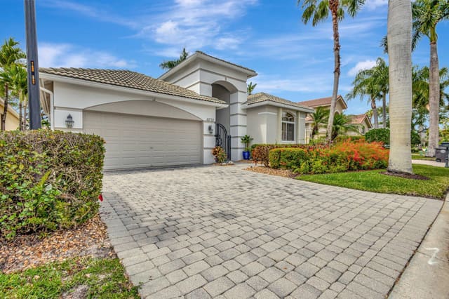 10732 Grande Boulevard, West Palm Beach, FL 33412