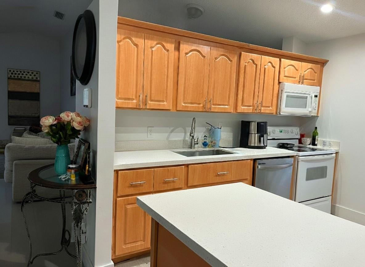 8205 SW 12th Place — photo 4