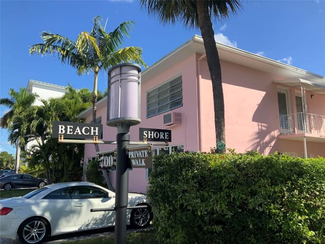 700 Bayshore Drive 11, sold in Beach Shore Apts Co-Op, Fort Lauderdale, FL