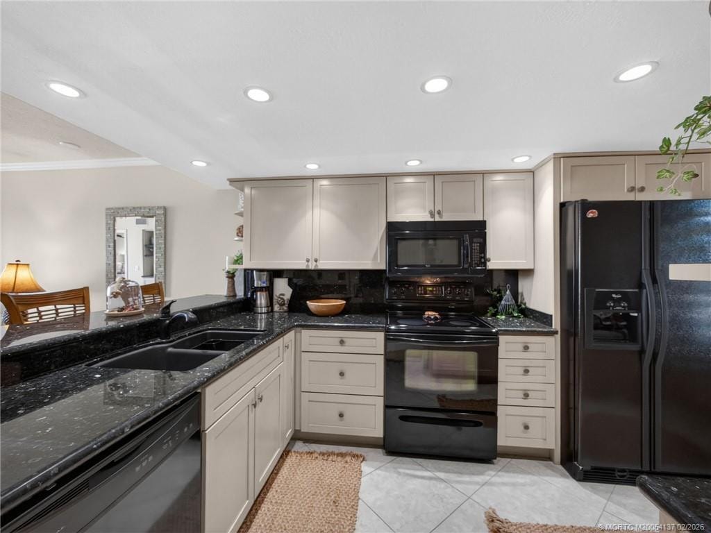 4680 NE Sandpebble Trace 103 — photo 7