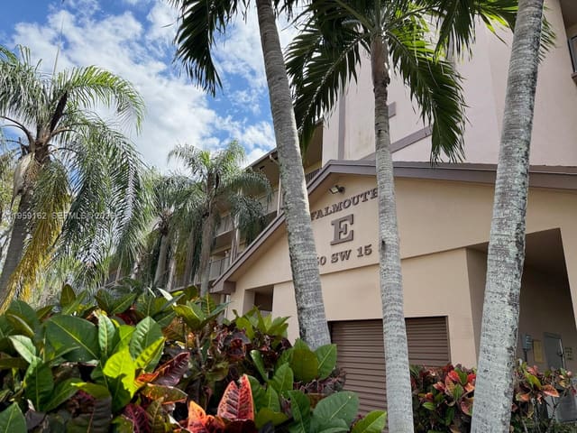 12550 SW 15th Street 406E, Pembroke Pines, FL 33027