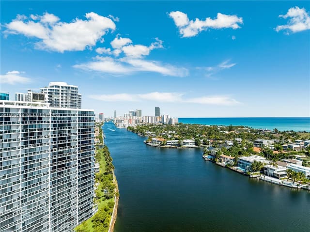 20281 E Country Club Drive M6, Aventura, FL 33180