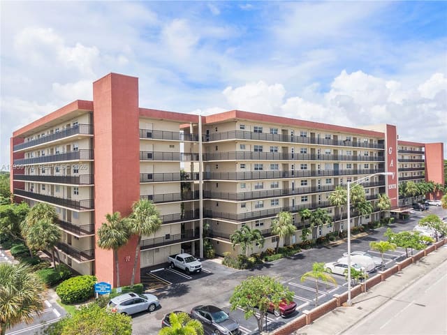 2350 NE 14th St Causeway 507, Garden-Aire Village South, Pompano Beach, FL