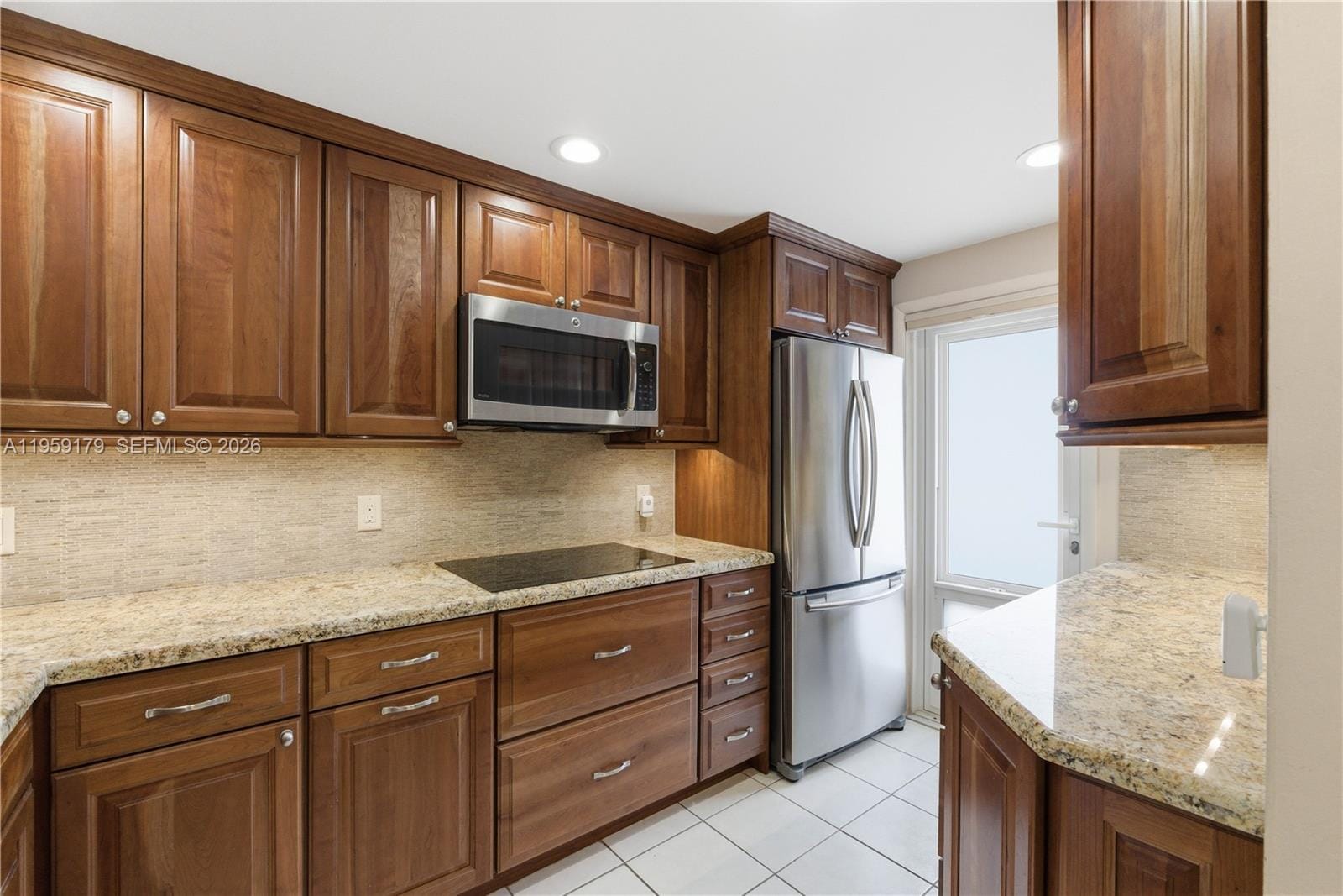 2350 NE 14th St Causeway 507 — photo 11