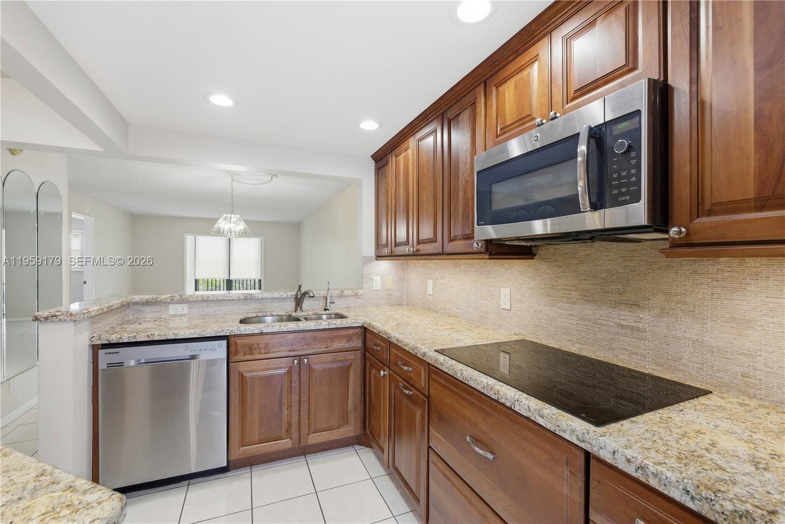 2350 NE 14th St Causeway 507 — photo 7