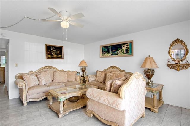 11 S Vista Palm Lane 102, sold in Vista Royale, Vero Beach, FL