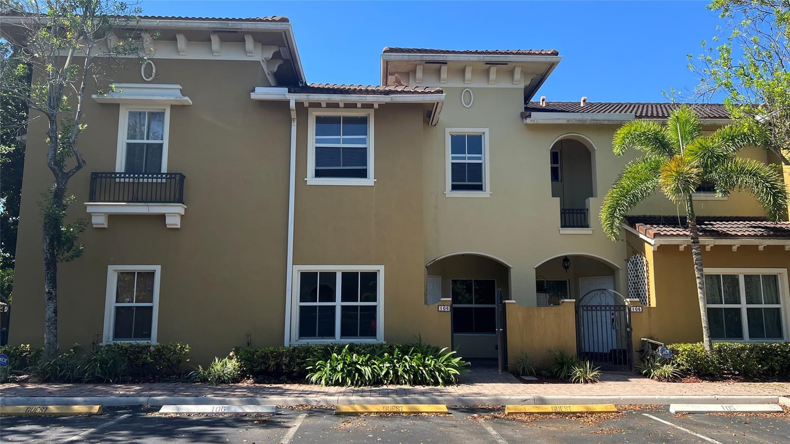 2851 W Prospect Road 106, Tamarac, FL 33309