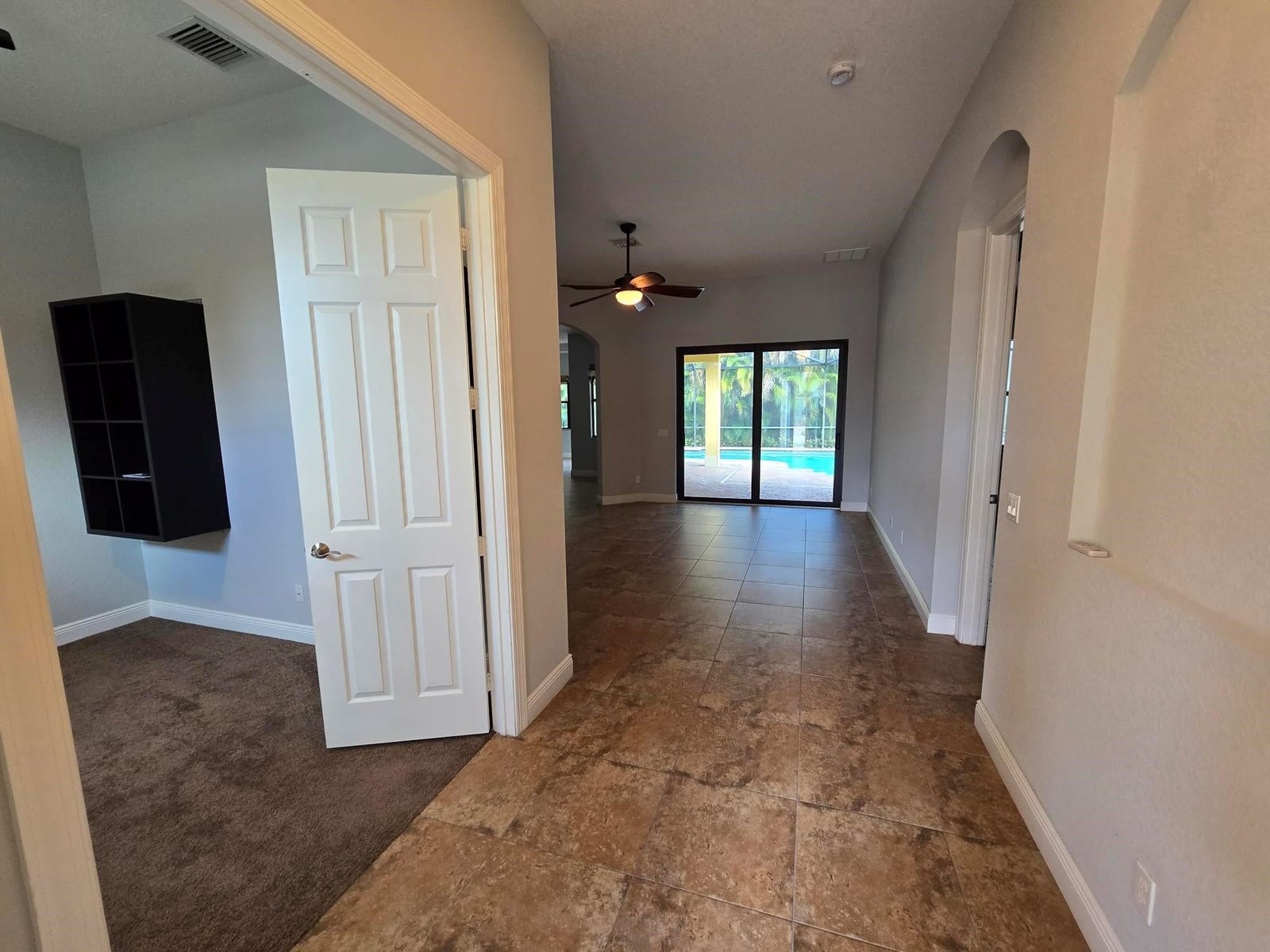 2095 NW Diamond Creek Way — photo 3