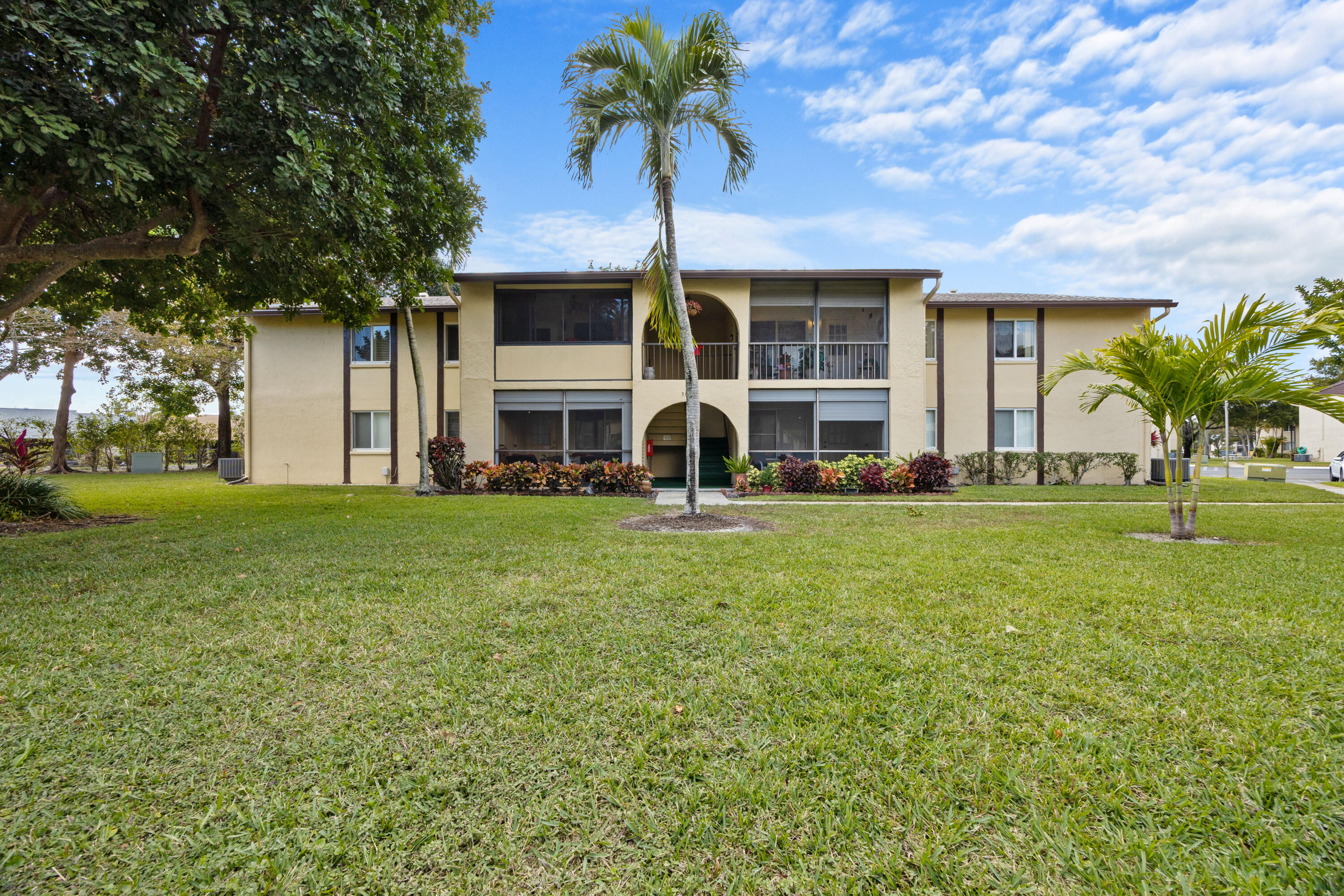 306 Pine Ridge Circle B-2, Greenacres, FL 33463, Greenacres
