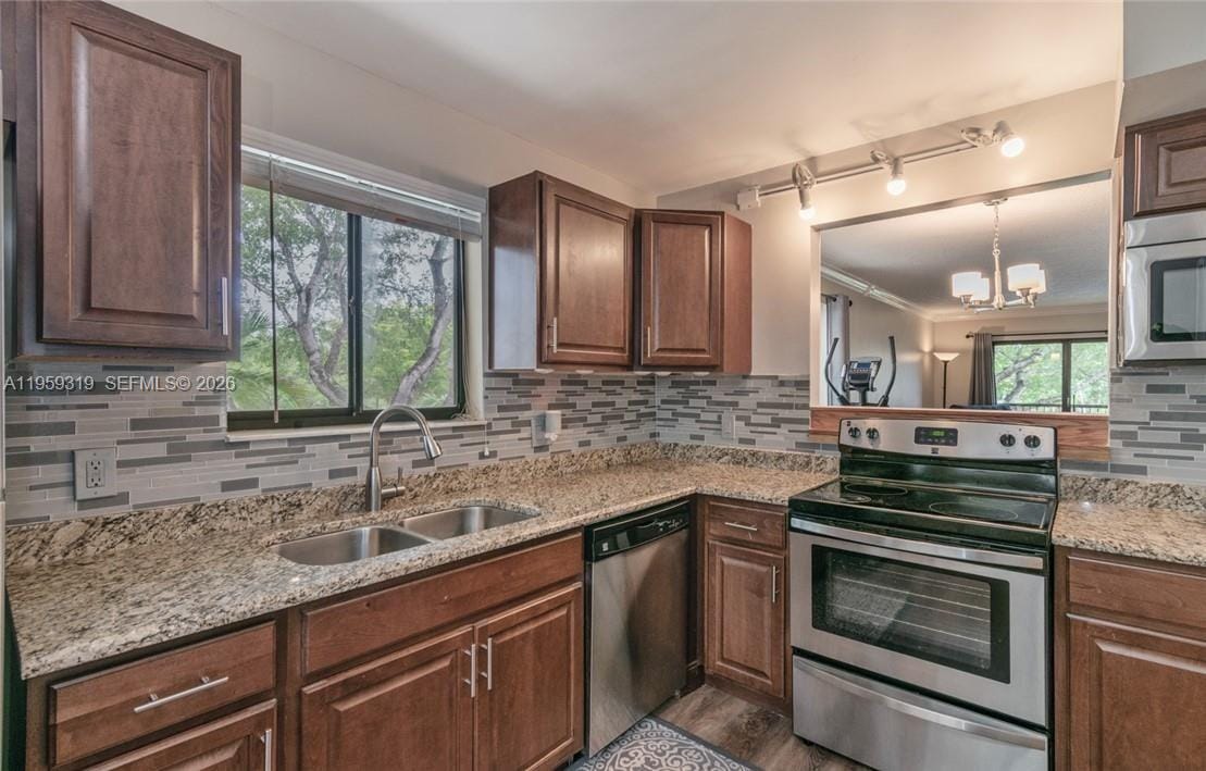 402 Lakeview Drive 201 — photo 2