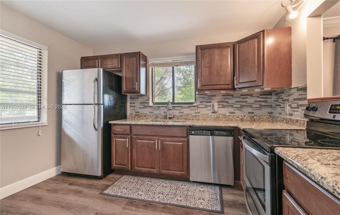 402 Lakeview Drive 201 — photo 3