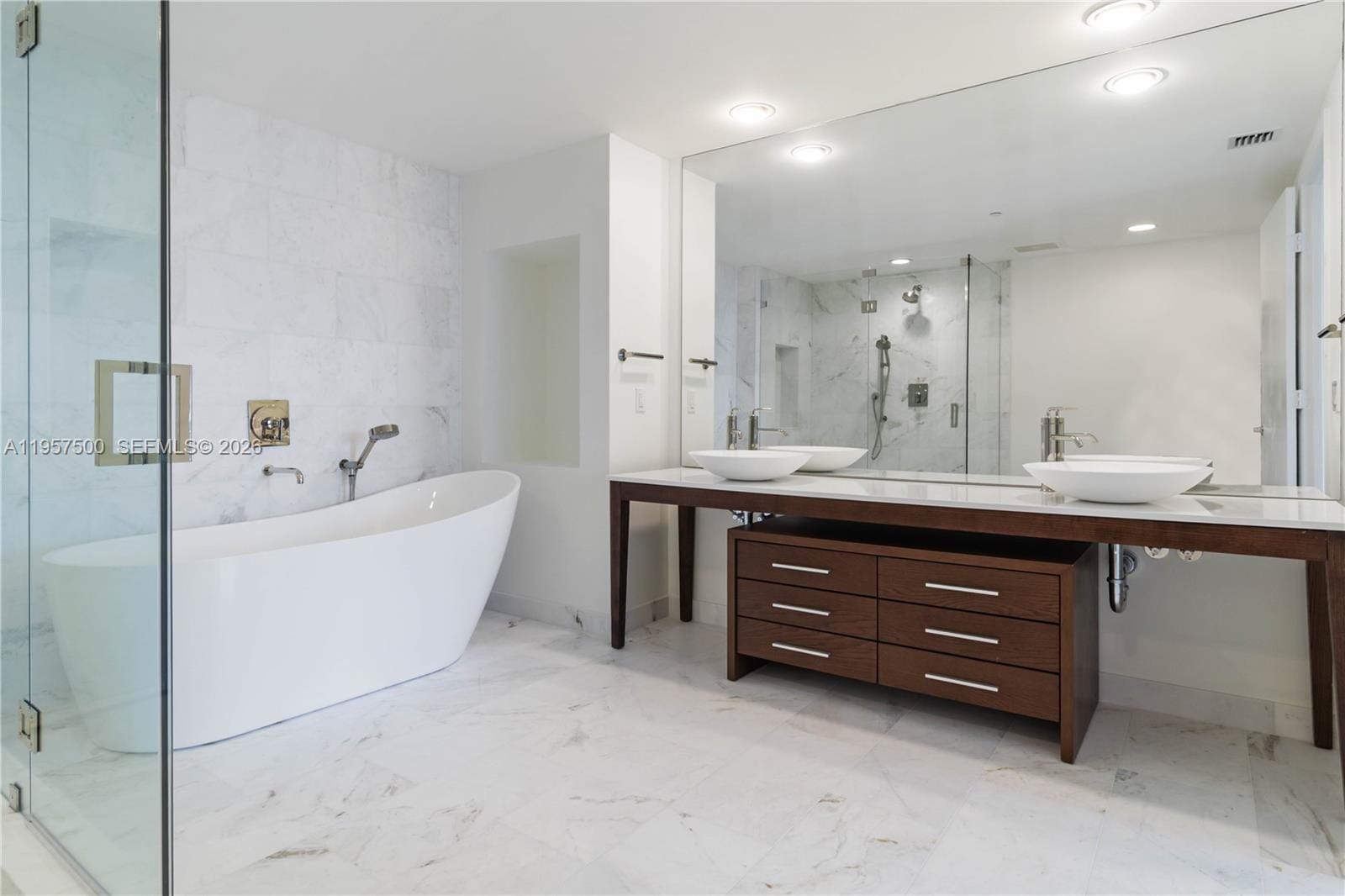495 Brickell Avenue 2303 — photo 8