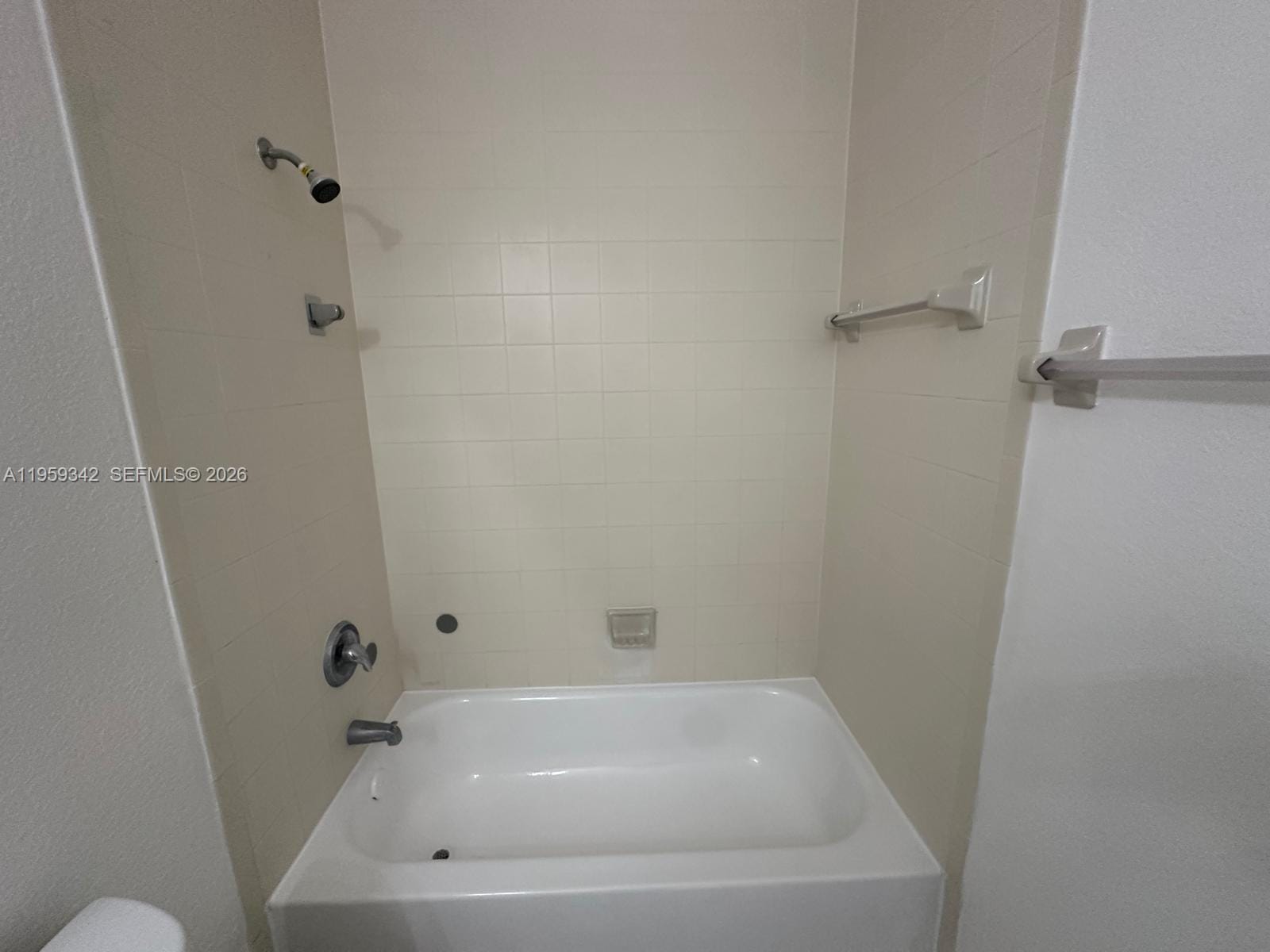 1661 SE 29th Court 104 — photo 7
