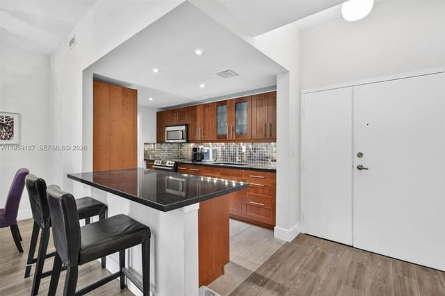 9725 NW 52nd Street 103, Doral, FL 33178