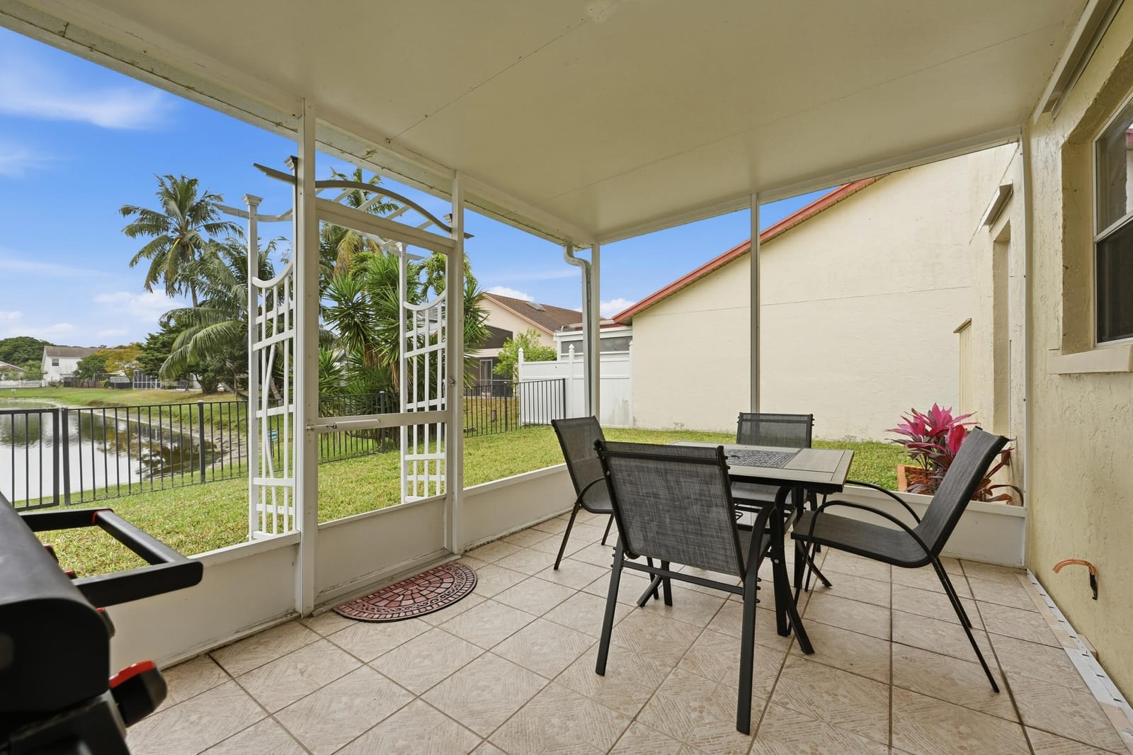 2805 Foxhall Drive E, West Palm Beach, FL 33417 photo 2