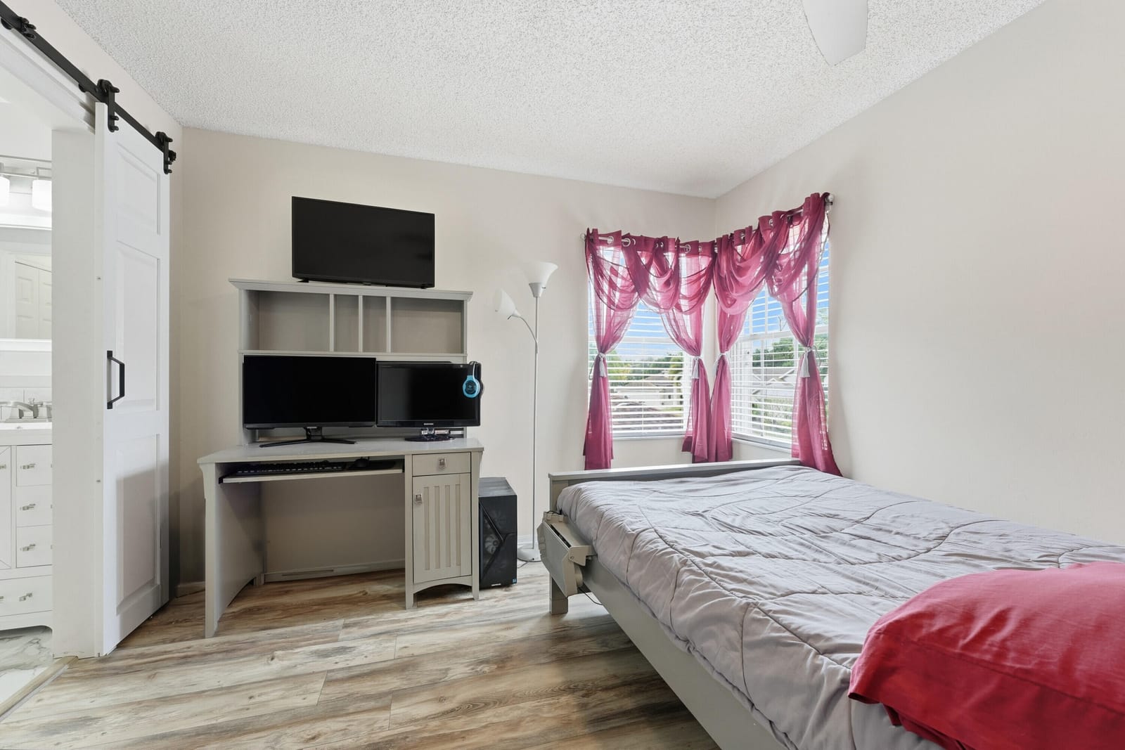 2805 Foxhall Drive E, West Palm Beach, FL 33417 photo 20