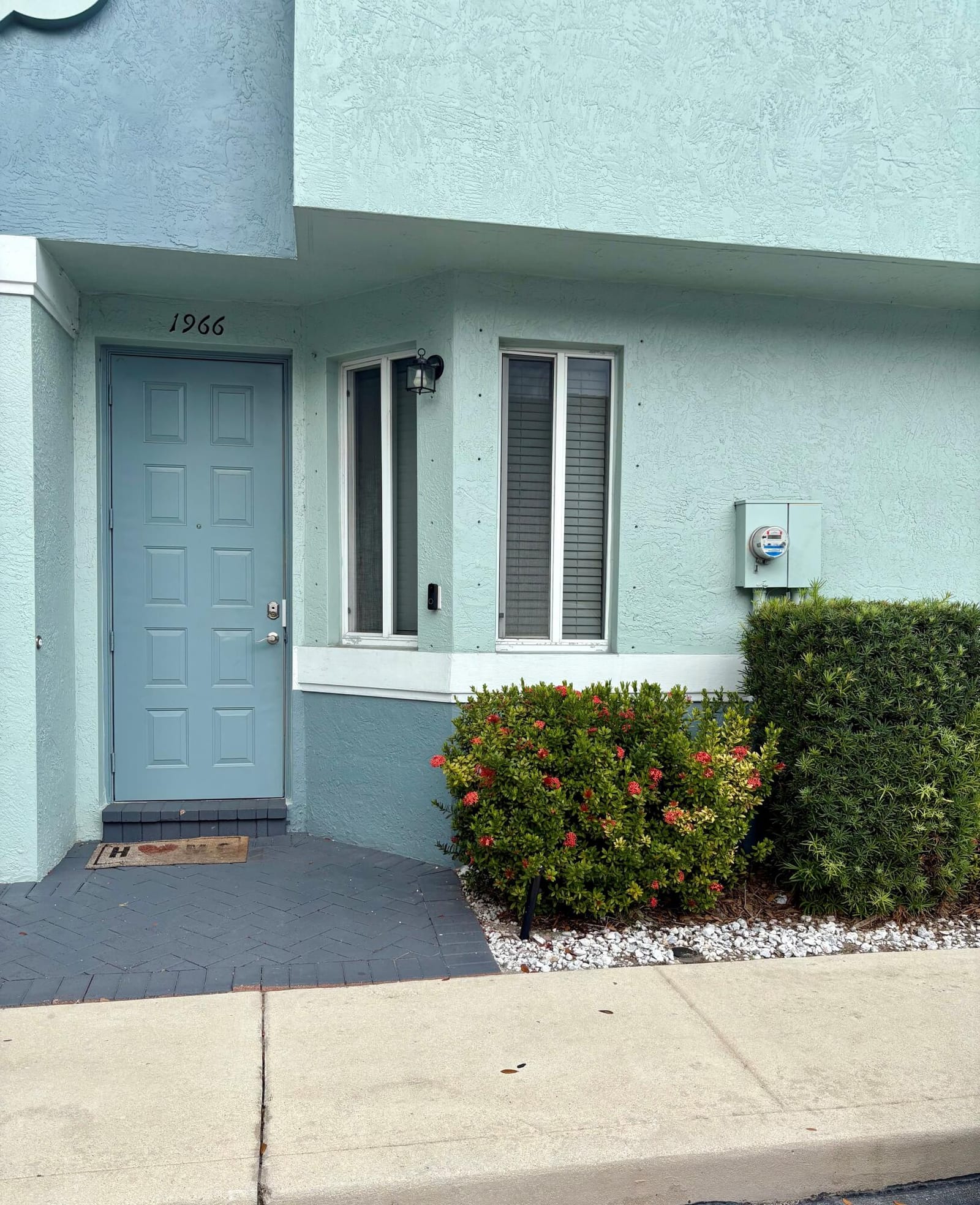1966 Alamanda Way — photo 2