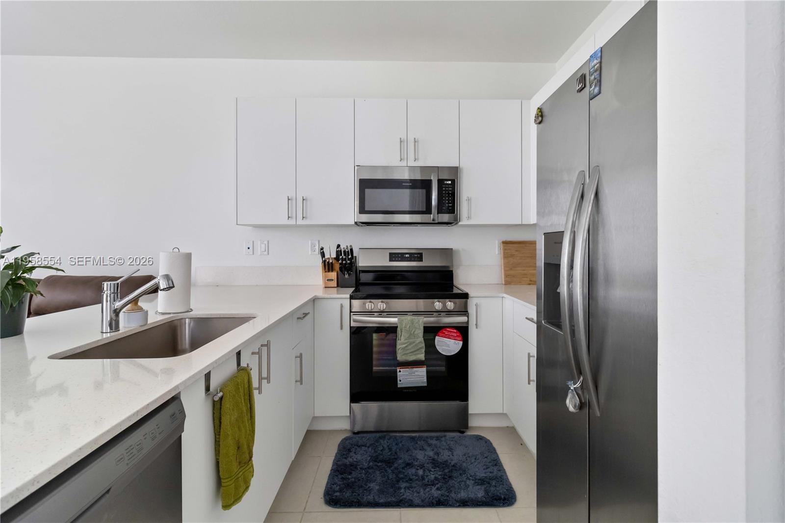 760 SE 13th Court — photo 3