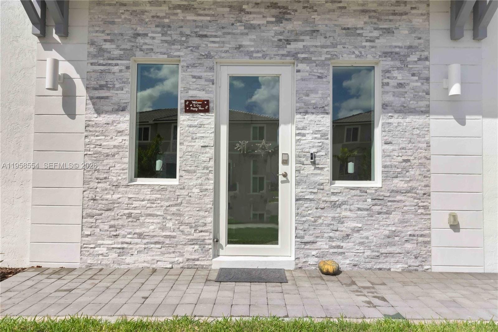 760 SE 13th Court — photo 8