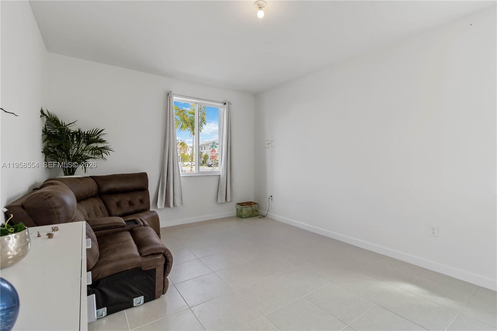 760 SE 13th Court — photo 9