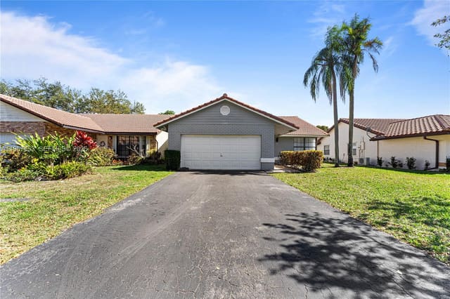 2915 NW 95th Avenue, sold in Coral Springs University, Coral Springs, FL