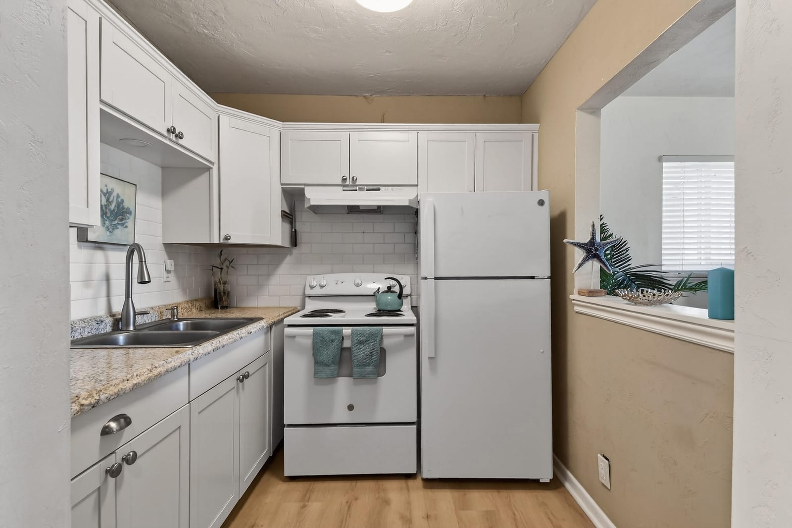 2286 Lake Osborne Drive Apt. 4, Lake Worth Beach, FL 33461 photo 13