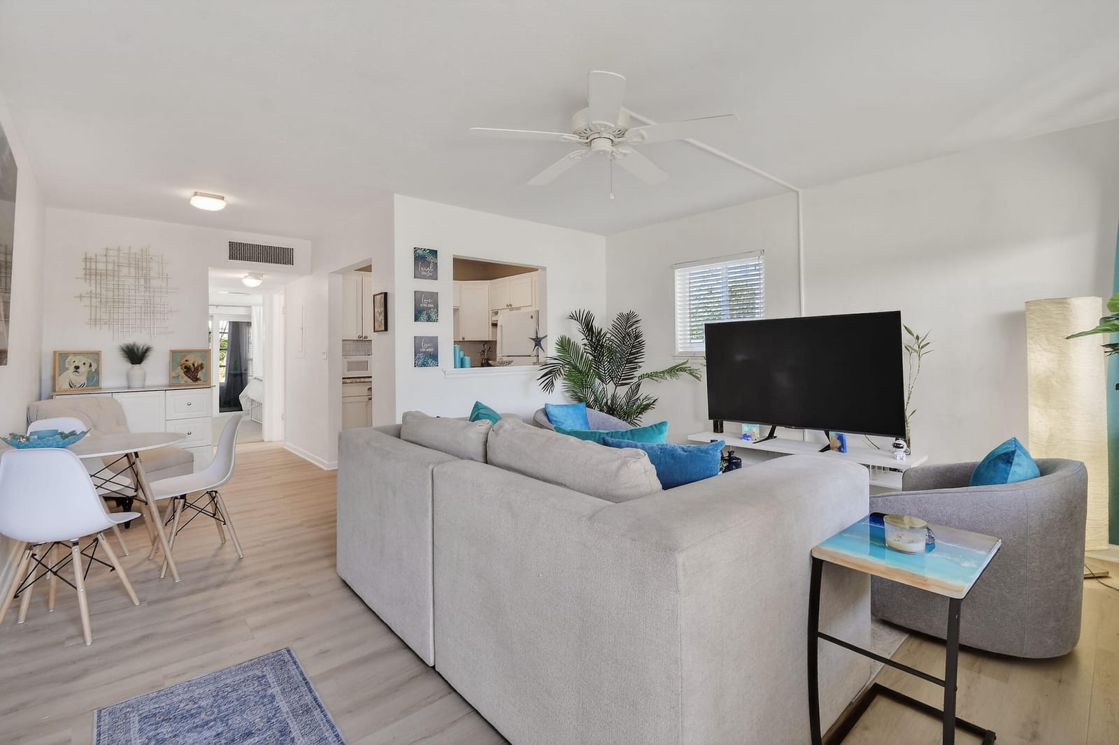 2286 Lake Osborne Drive Apt. 4 — photo 5