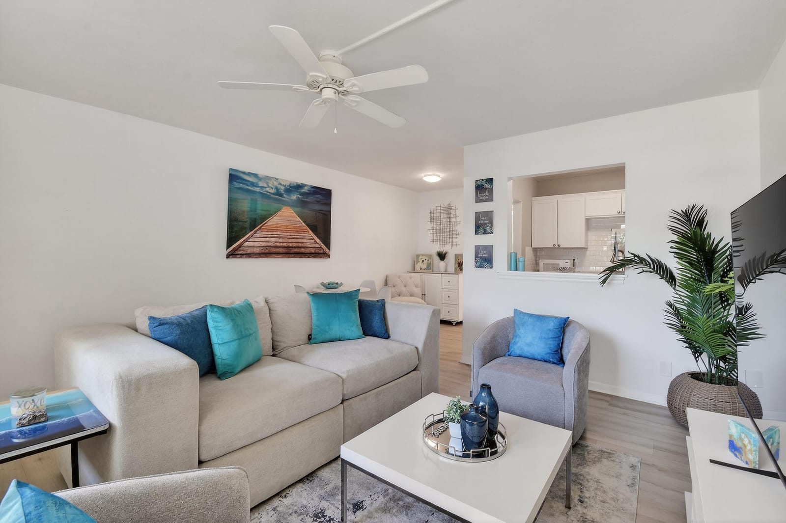 2286 Lake Osborne Drive Apt. 4 — photo 9