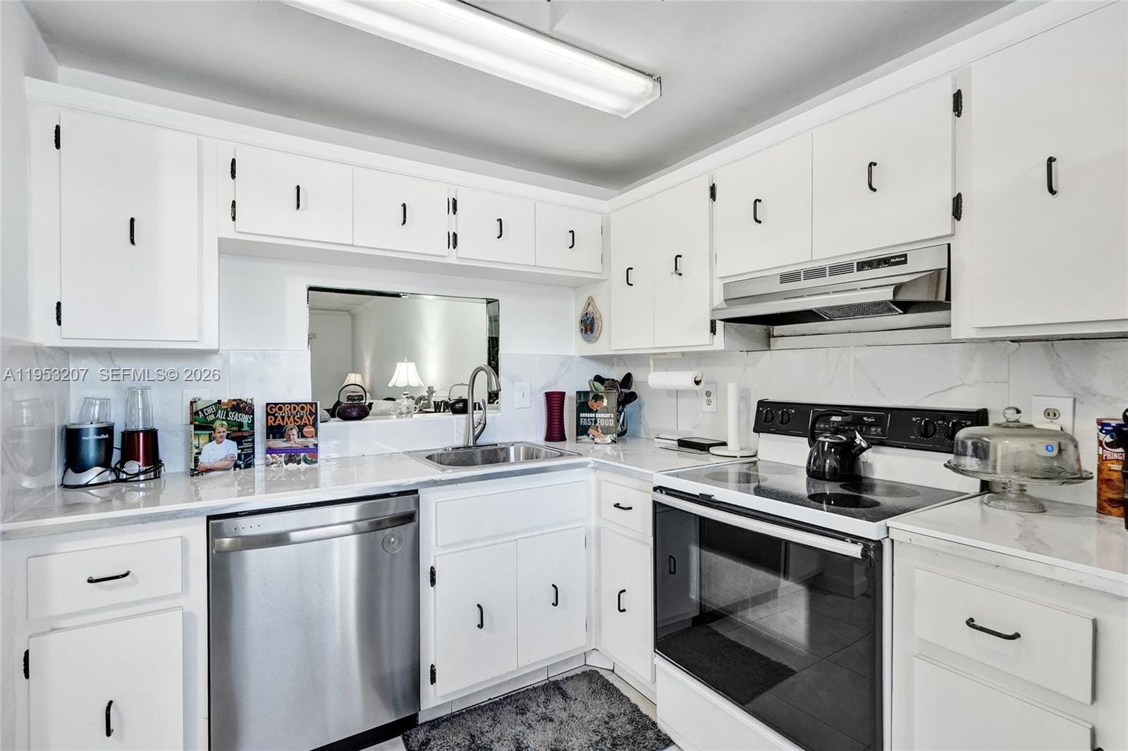 3511 E Inverrary Drive 107 — photo 8