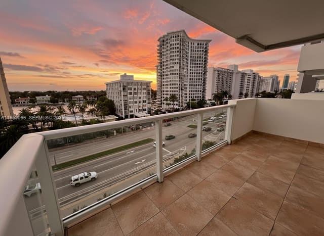 5601 Collins Avenue 720, sold in The Pavilion Condo, Miami Beach, FL