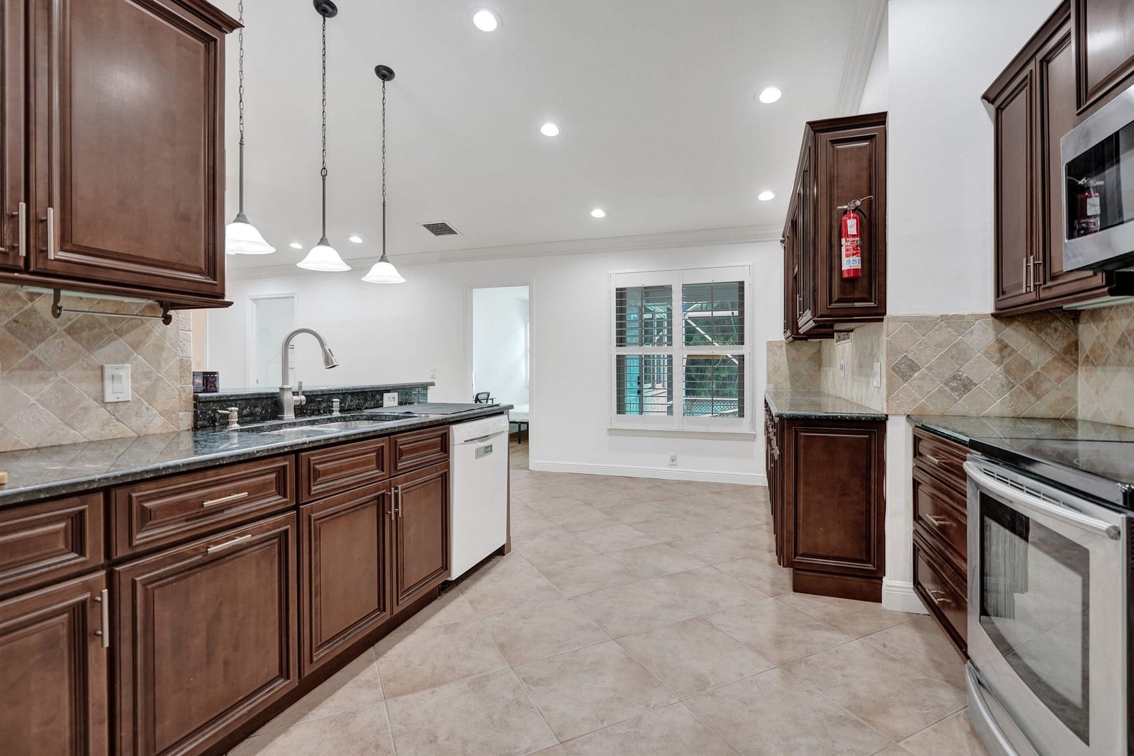468 SW Prado Avenue — photo 4