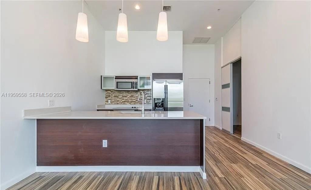 1900 N Bayshore Drive 506 — photo 4