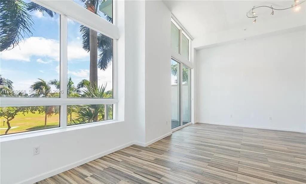 1900 N Bayshore Drive 506 — photo 9
