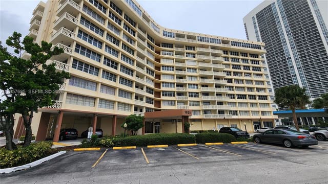 1825 S Ocean Drive 209, Imperial Towers, Hallandale Beach, FL