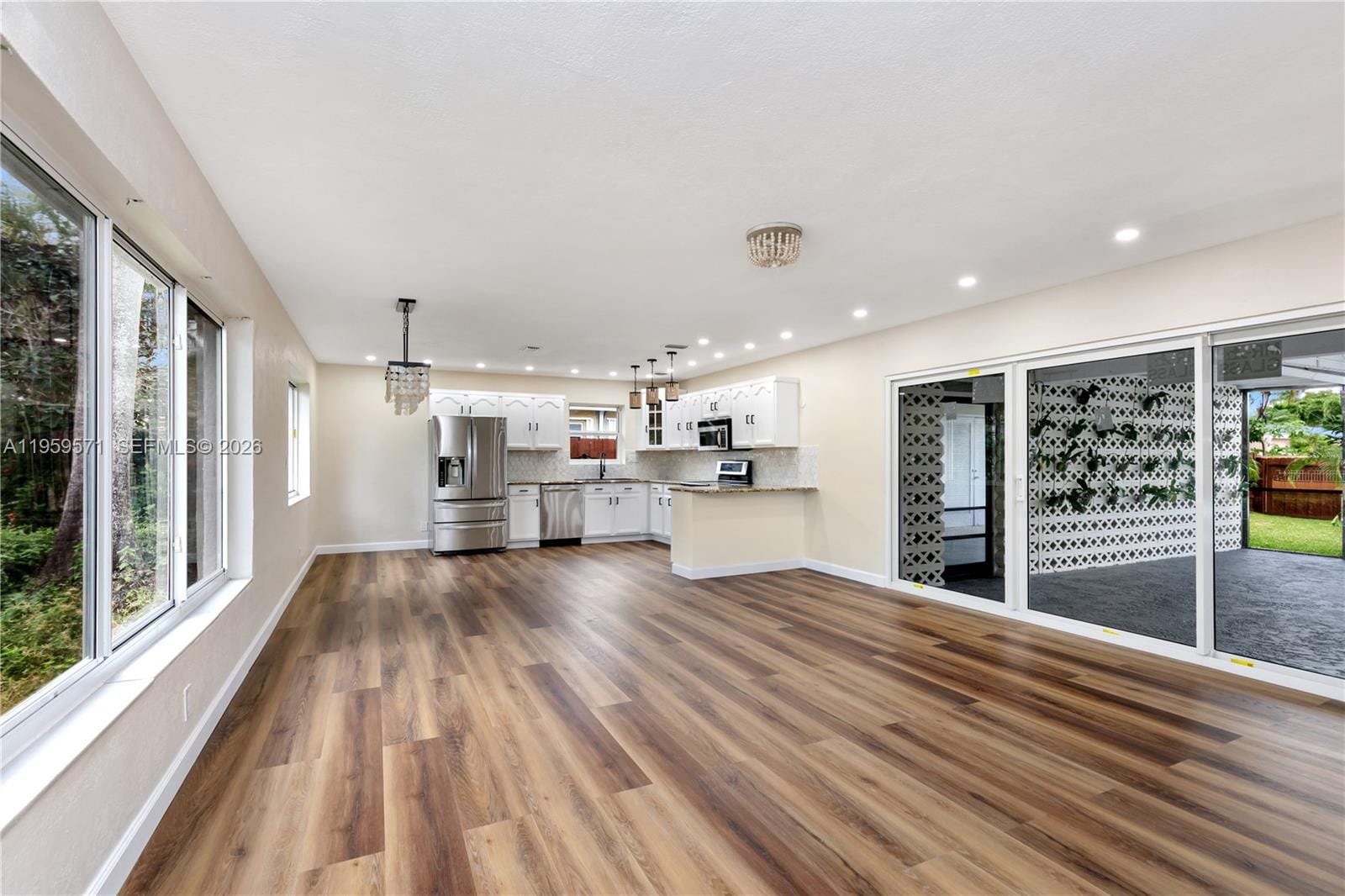 1507 Harding Street — photo 6