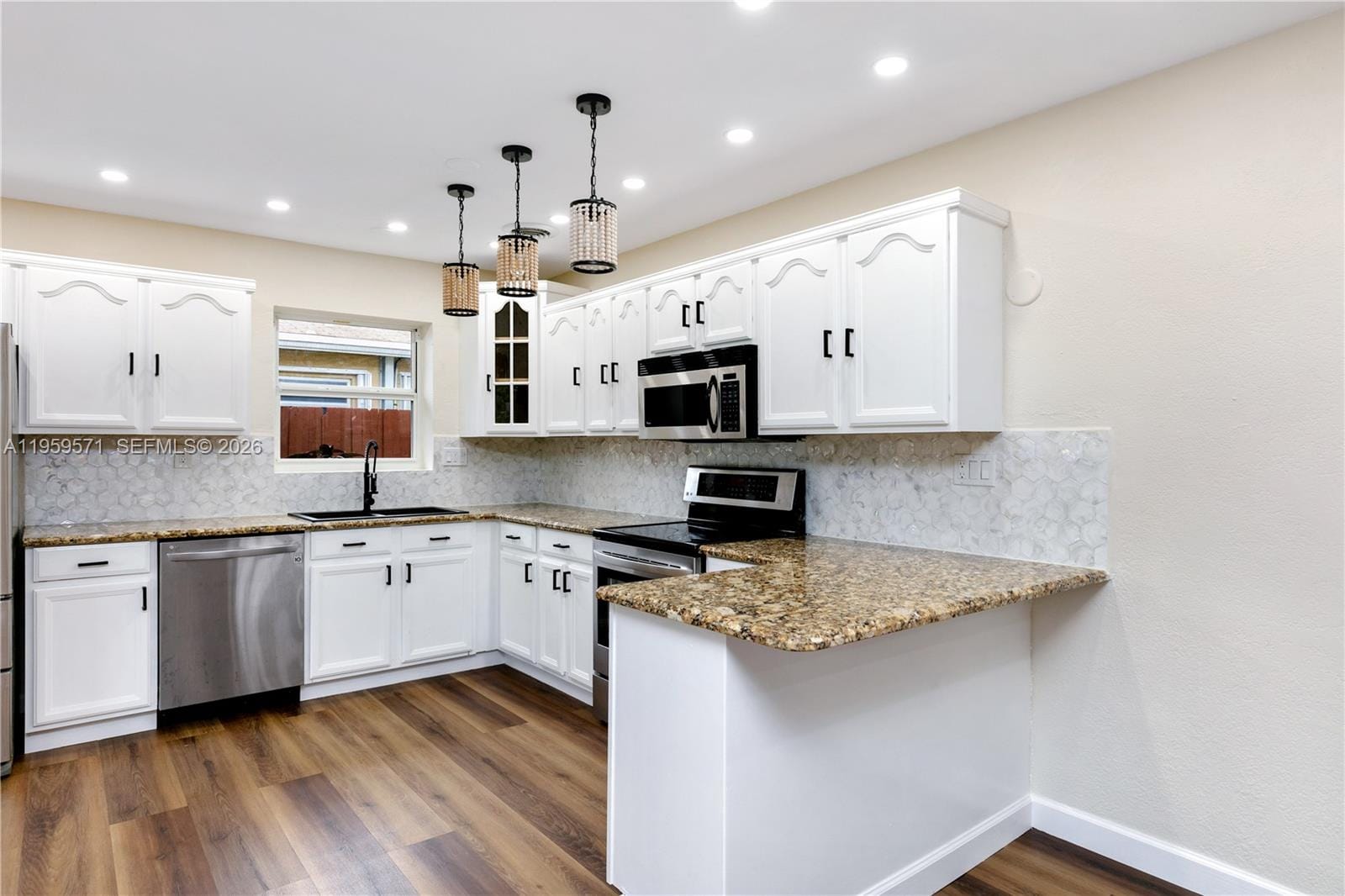 1507 Harding Street — photo 8