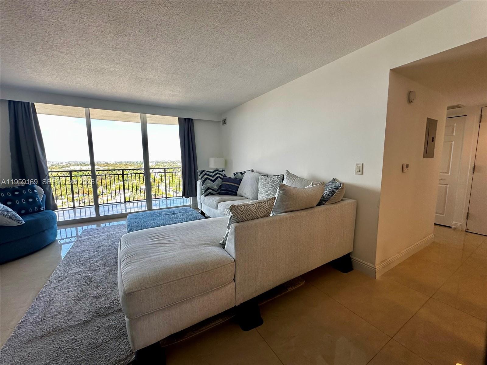 3232 SW 22nd Terrace 1604 — photo 3
