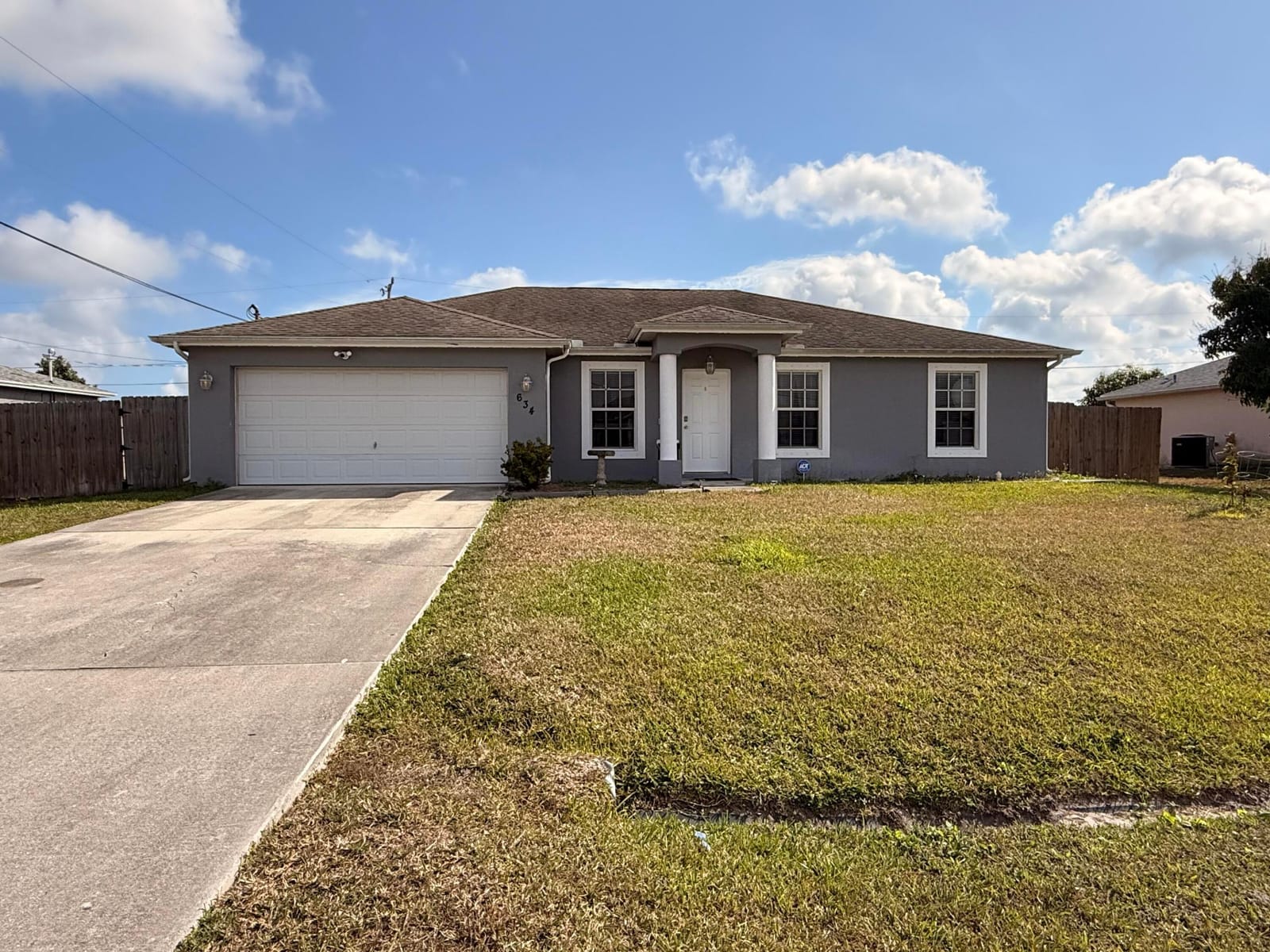 634 SW Millard Drive — photo 2