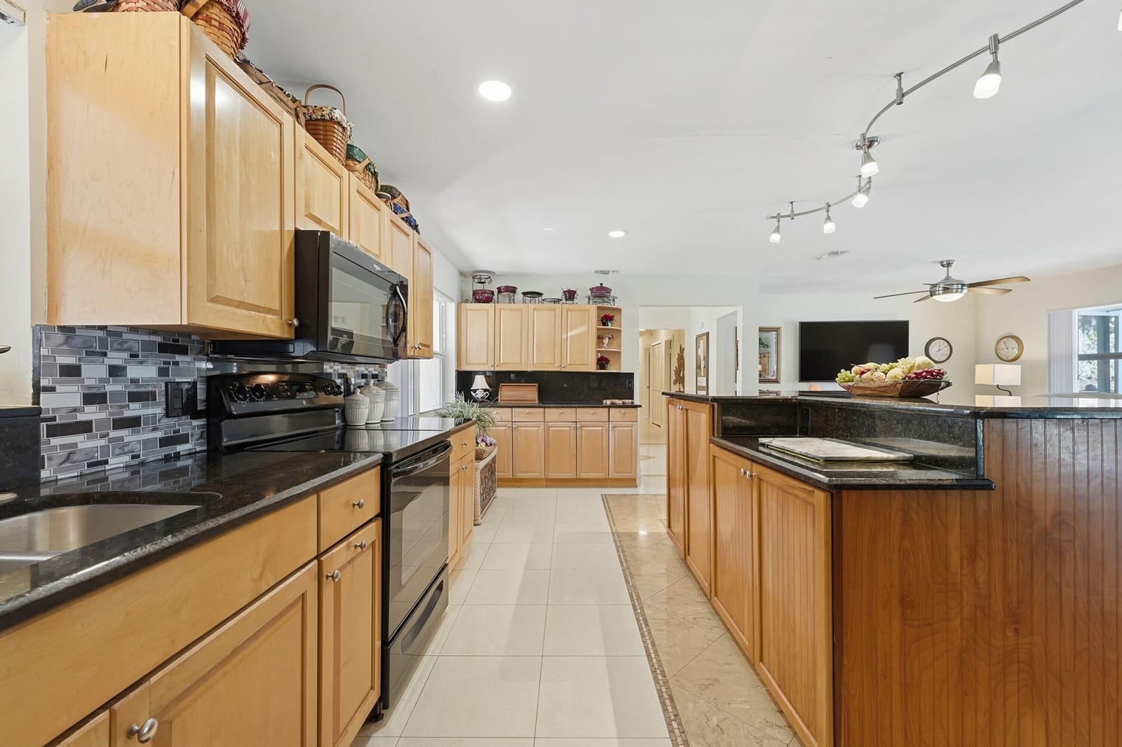 1100 Fleetwood Lane — photo 9