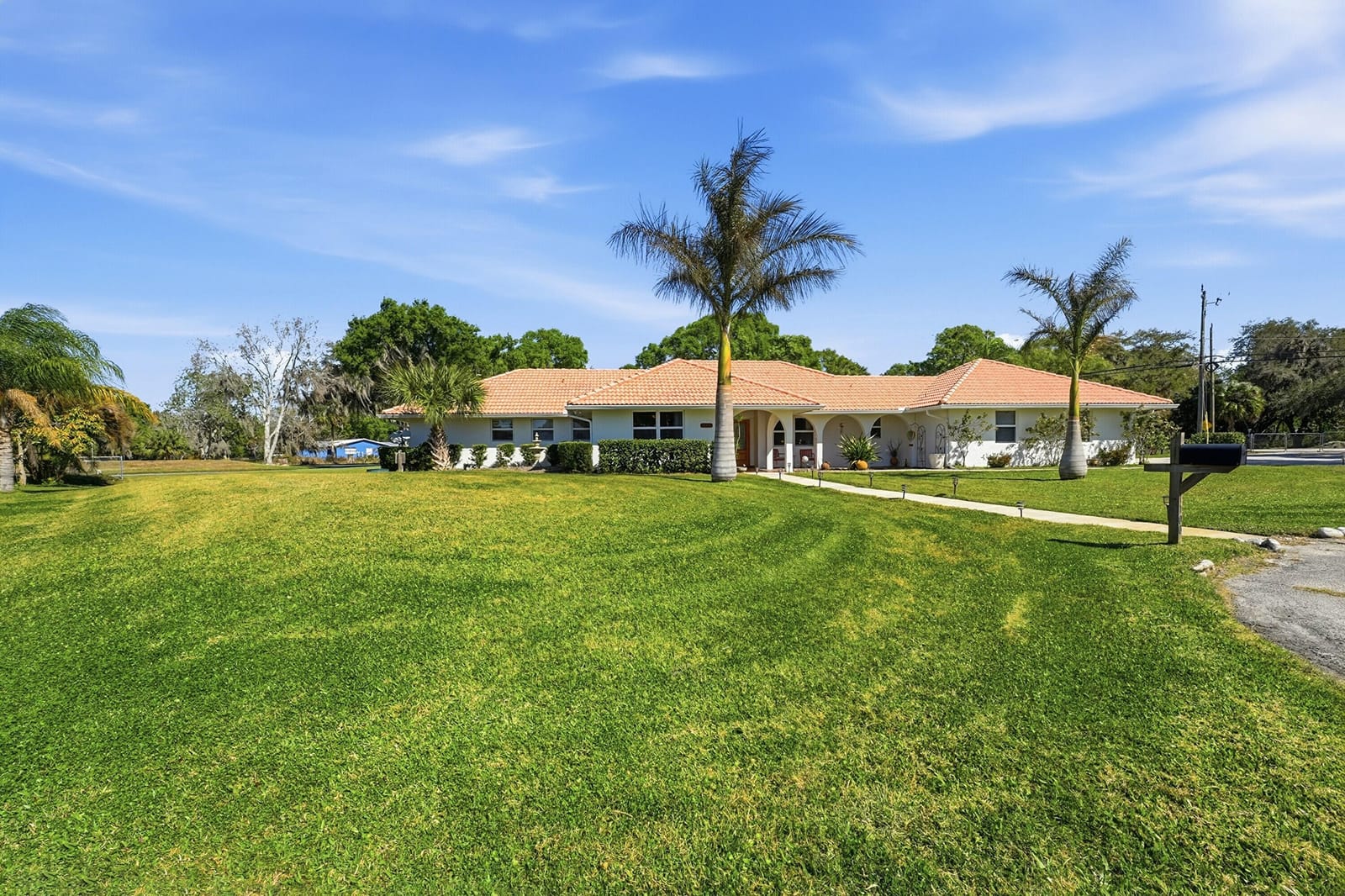1100 Fleetwood Lane — photo 3