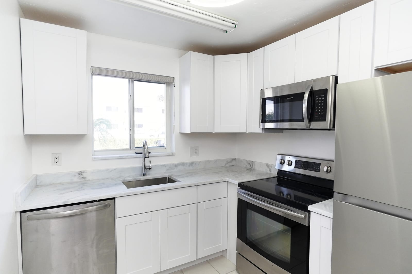 7 Westwood Avenue 102c, Tequesta, FL 33469 photo 2