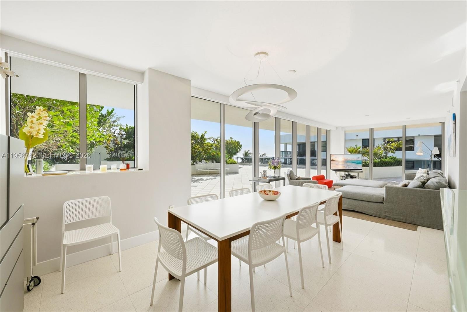 5875 Collins Avenue 502 — photo 4