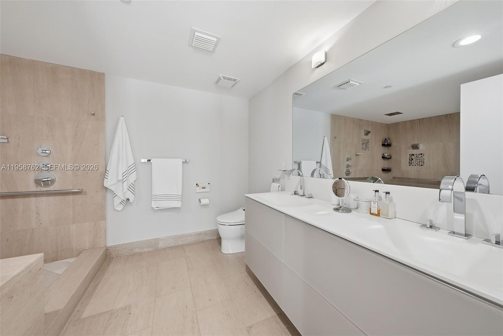 5875 Collins Avenue 502 — photo 10